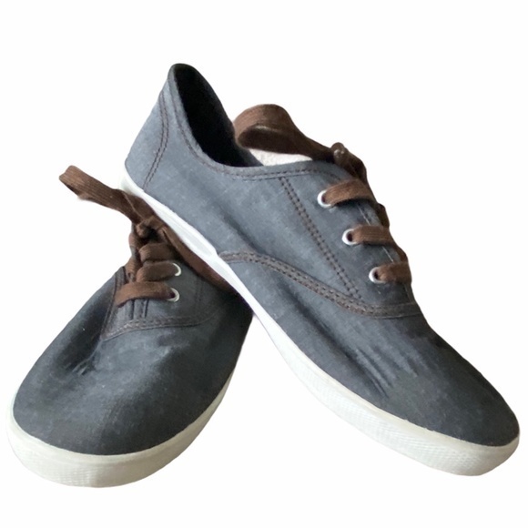 Zac and Zoe Chambray Gray Nolan Sneakers Sz. 4 1/2 - Picture 4 of 11